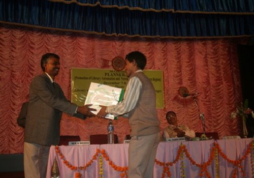 Badan Barman Receving Third Best Paper Presenter Award on 8th December, 2007 in Promotion of Library Automation and Networking in North East Region (PLANNER)